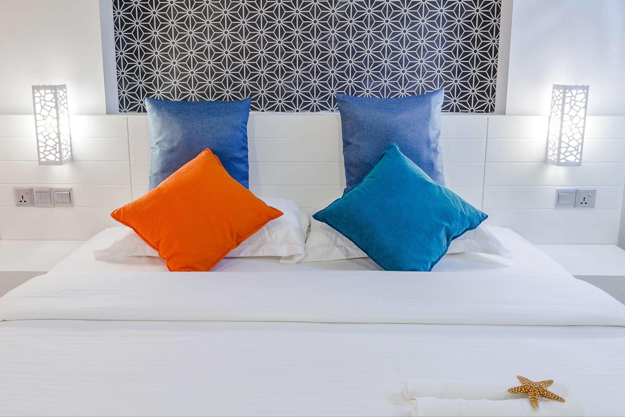 Velana Maldives 4*